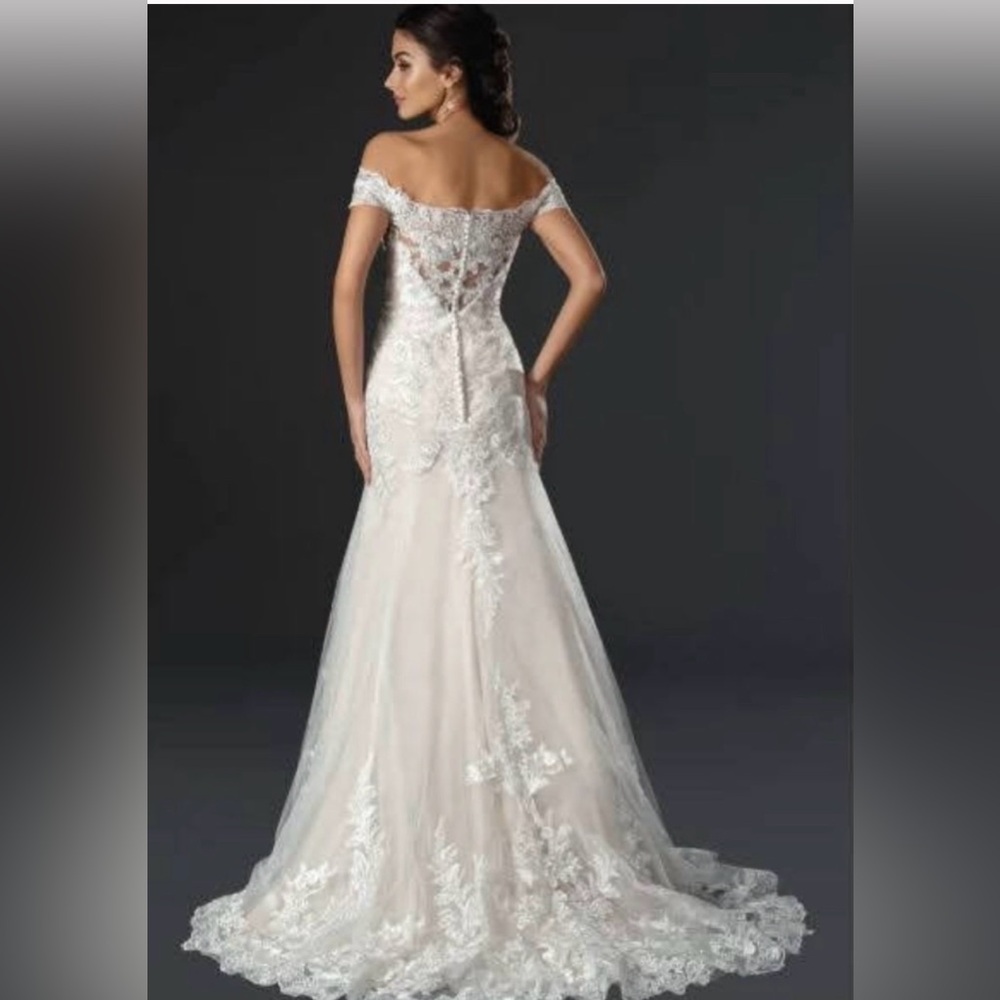 NWT Stella Couture bridal gown (Style 22575) Size 14